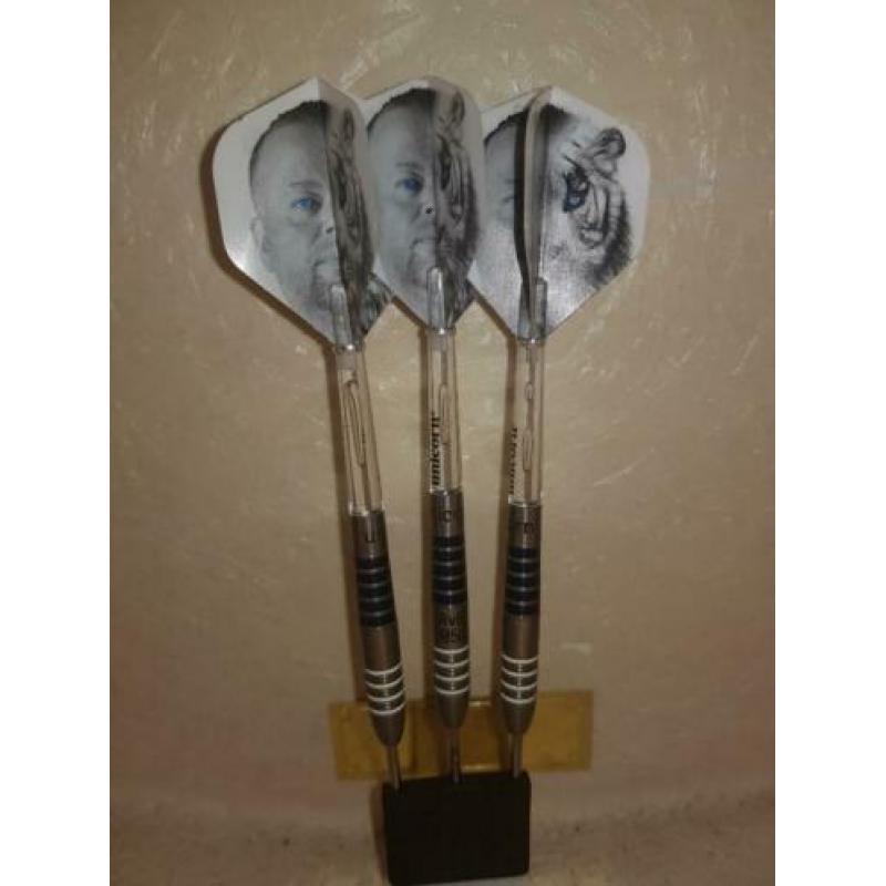 Darts accessoires te koop ! ! ! met dartpijlen en dartborden