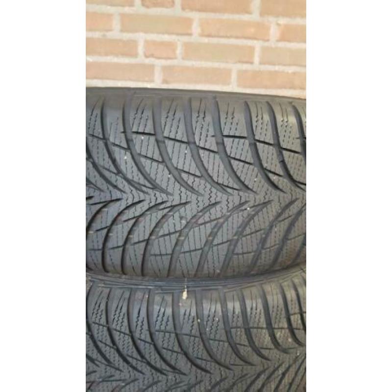 set winterbanden met lichtmetalen velgen renault megane 3