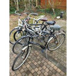4 gebruikte fietsen. In 1 koop. Batavus, gazelle.