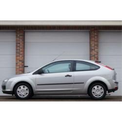 Ford Focus 1.6-16V Trend Automaat Airco, Cruise Control, Rad