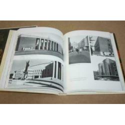 Dikke pil - Art in Rome - From Art Nouveau to the present !!