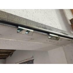 Schuifdeur met rails