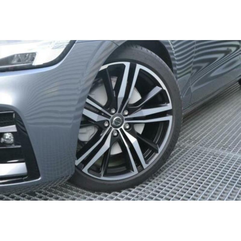 VOLVO S60 New T4 190pk Geartronic / R-Design / Osmium Grey /