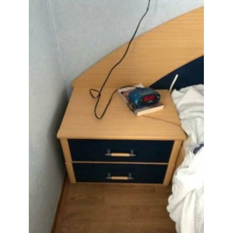 Ombouw Tweepersoons bed incl 2 lattenbodems en nachtkastjes