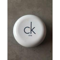Calvin klein | compact foundation | 300 sand | ZGAN