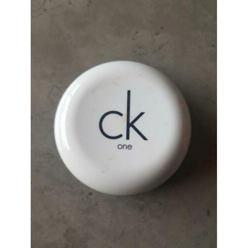 Calvin klein | compact foundation | 300 sand | ZGAN