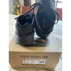 Yeezy Boost Vanta V2 maat 39 1/3