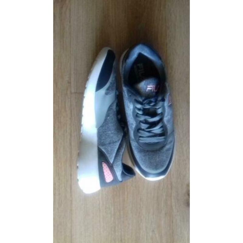 nieuwe Fila schoenen maat 38