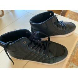 Blauwe "sneakers"