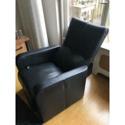 2 prachtige kwaliteit relax fauteuils. Zwart leder