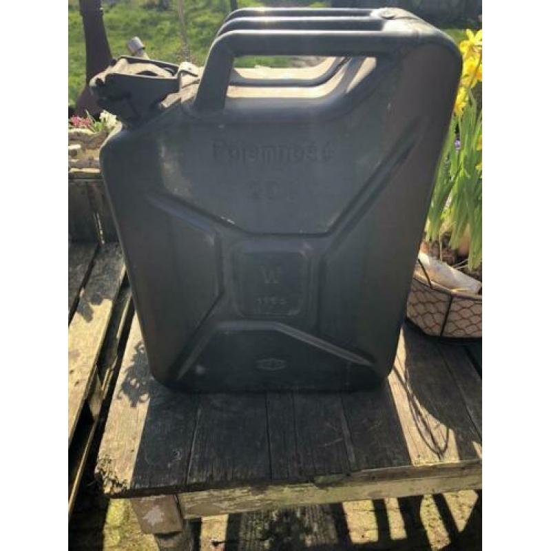 Partij vintage jerrycans (rond 1954), 20 liter