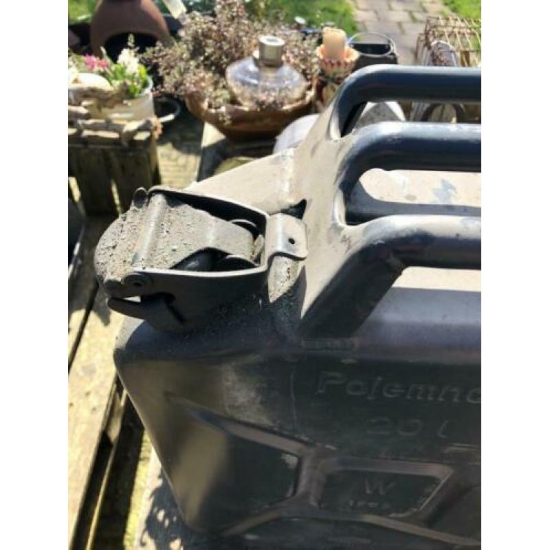 Partij vintage jerrycans (rond 1954), 20 liter
