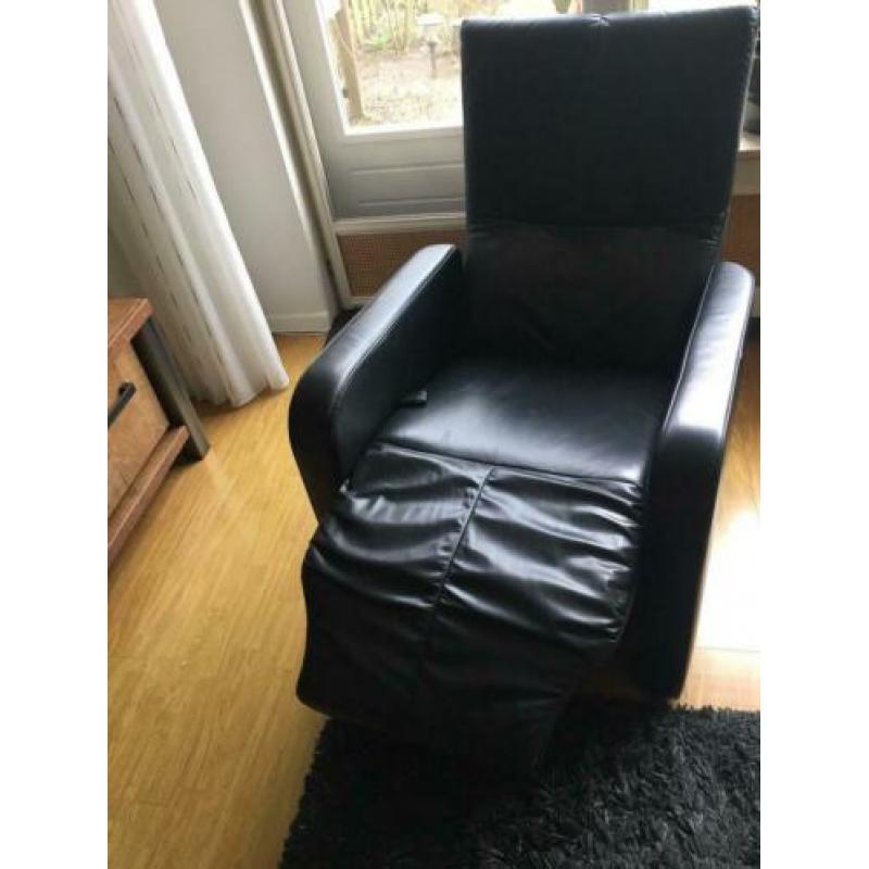 2 prachtige kwaliteit relax fauteuils. Zwart leder