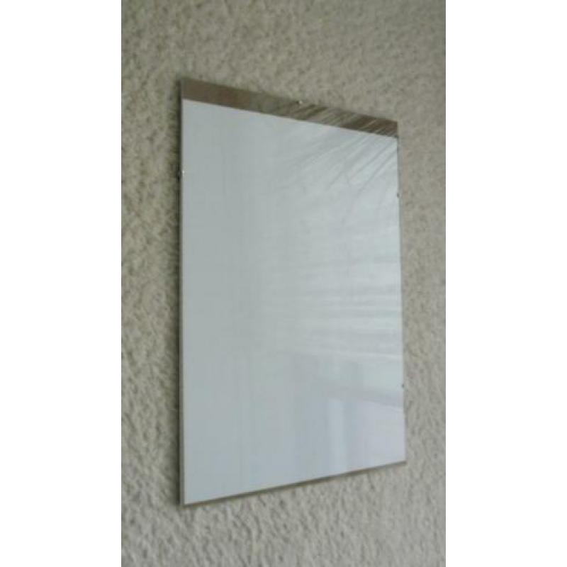 wissellijsten 30 x 45 cm., aluminium lijst 40 x 50 cm.
