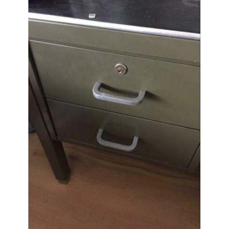 Leuk bureau!! Vintage ! Gekocht bij loods 5!!!