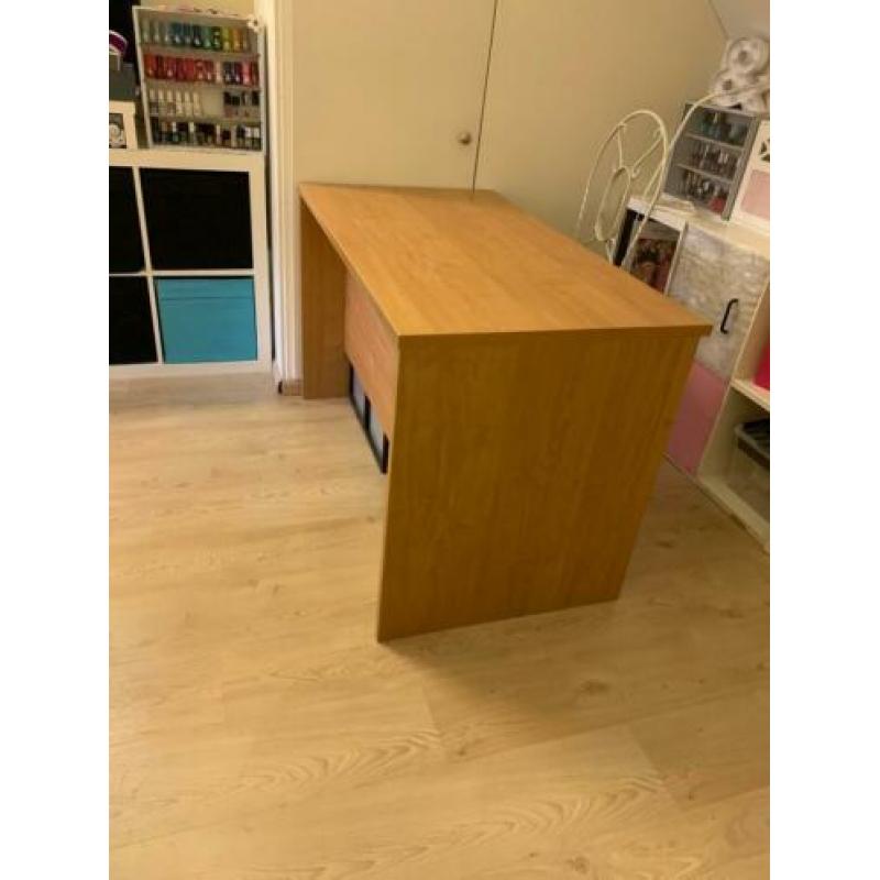 Bureau van beukenhout