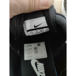 Nike Air Max Thea zwart 38,5