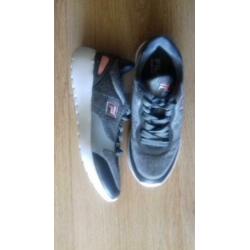 nieuwe Fila schoenen maat 38