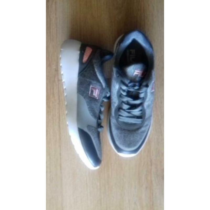 nieuwe Fila schoenen maat 38