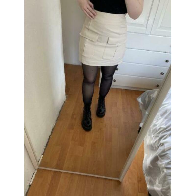 Rok van h&m beige creme met zakken maat 36 en rits goud