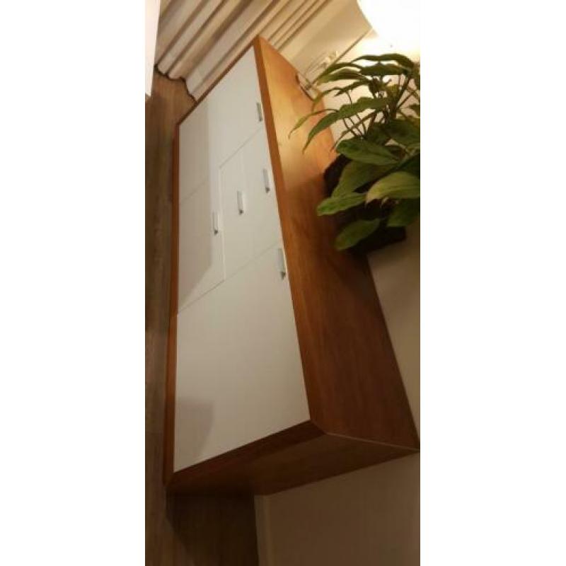 Dressoir te koop.