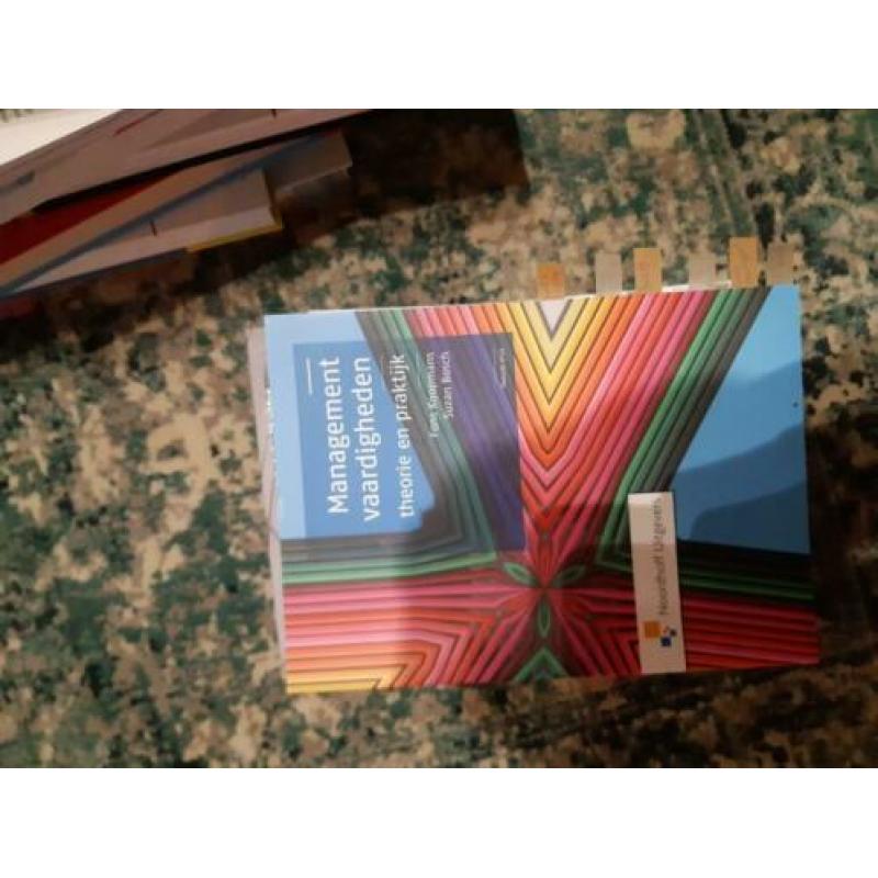 Studieboeken HBO commerciële Economie
