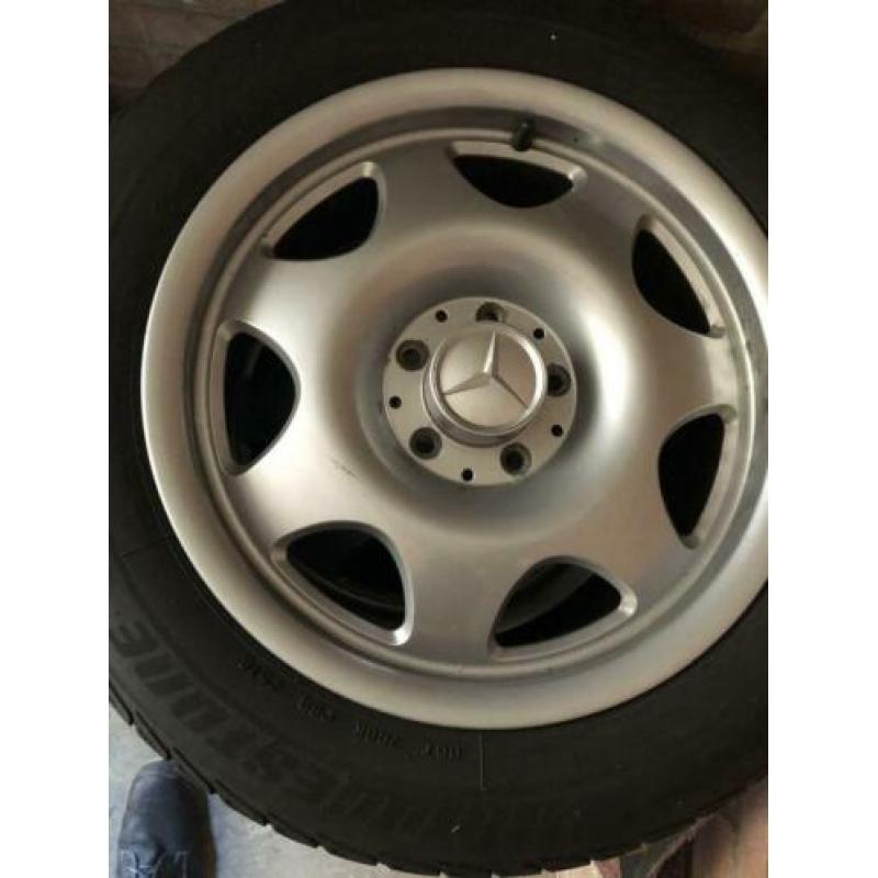 1set lichtmetalen velgen Mercedes W202 met winterbanden