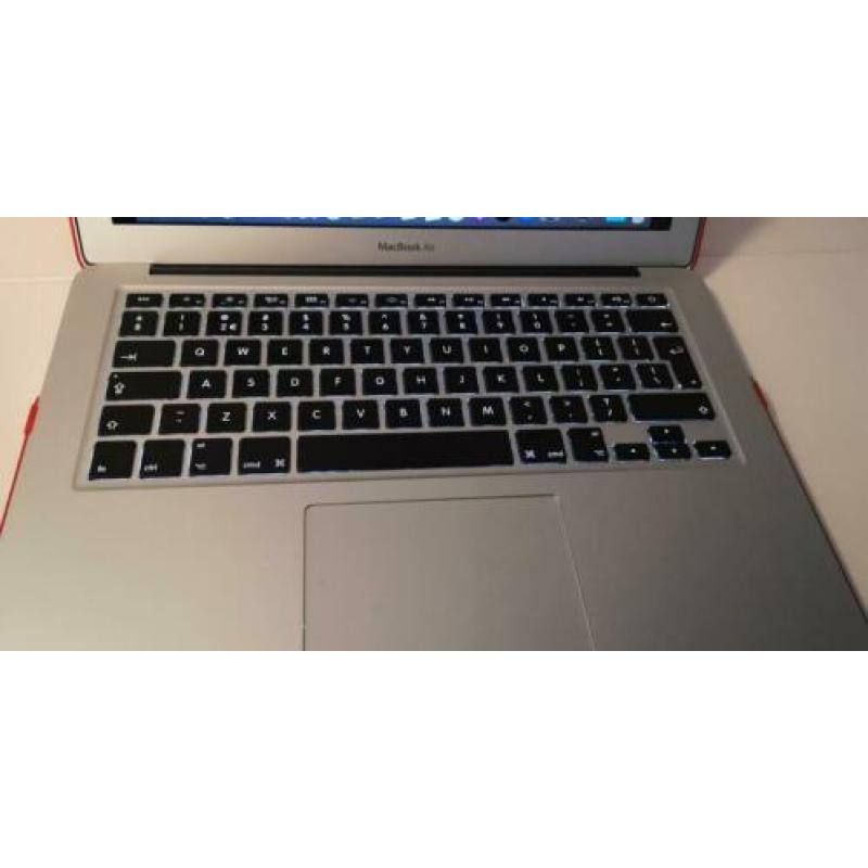 Macbook Air mid 2013 i5 8GB 128GB SSD MACOS CATALINA??