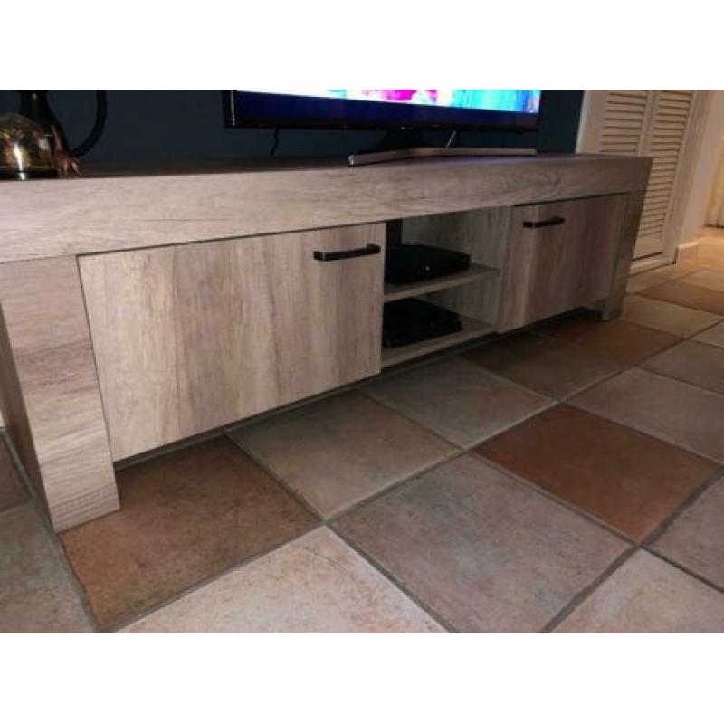 Zo goed als nieuwe tv meubel (1,5 jaar oud) Top kwaliteit