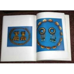 Jewels of the Pharaohs. Egyptian jewelry of the dynastic per