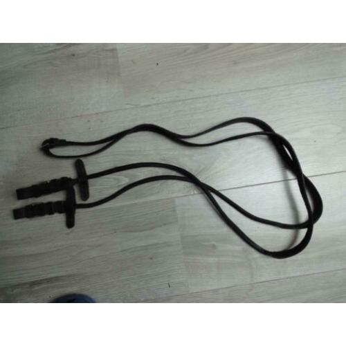Teugels zwart rond genaaid 135 cm