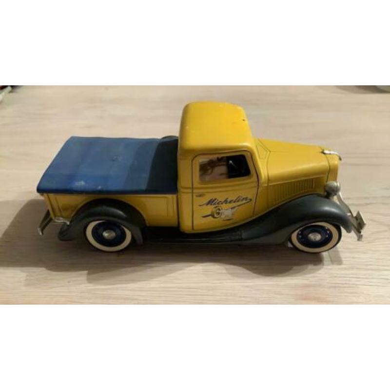 Ford V8 Michelin
