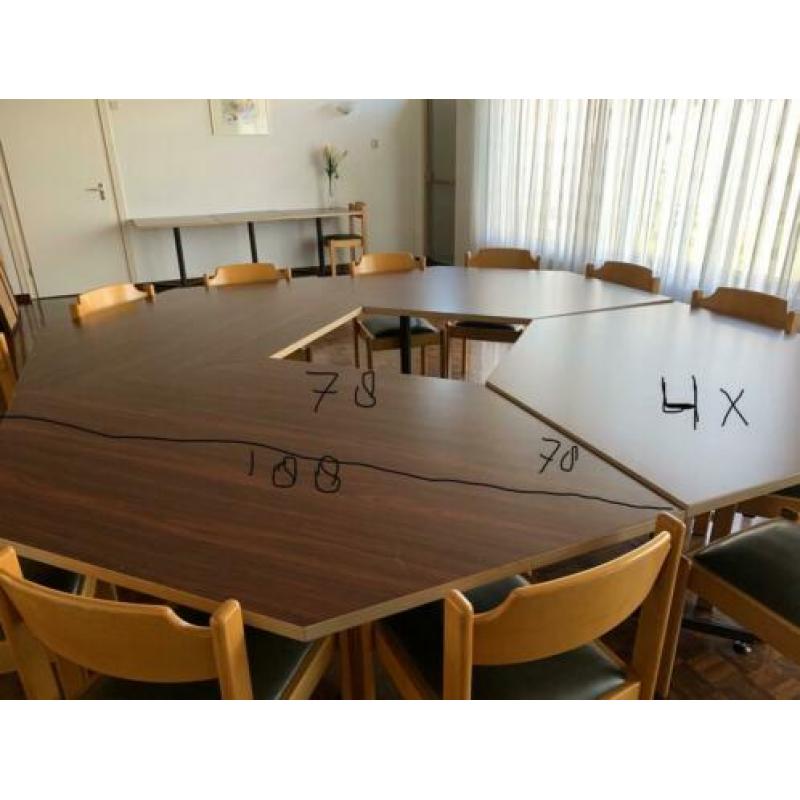 Tafels en stoelen