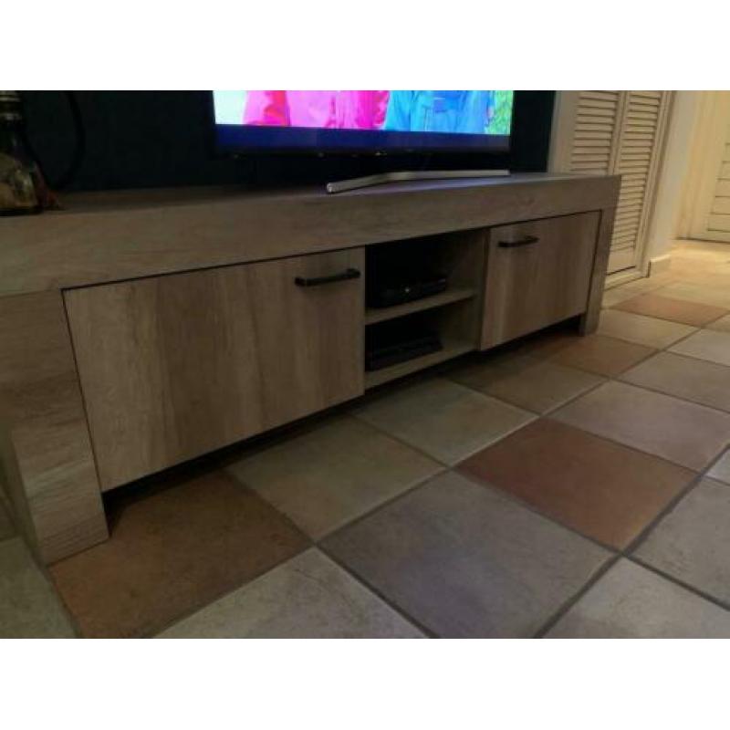 Zo goed als nieuwe tv meubel (1,5 jaar oud) Top kwaliteit