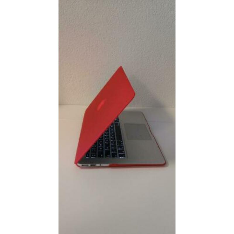 Macbook Air mid 2013 i5 8GB 128GB SSD MACOS CATALINA??