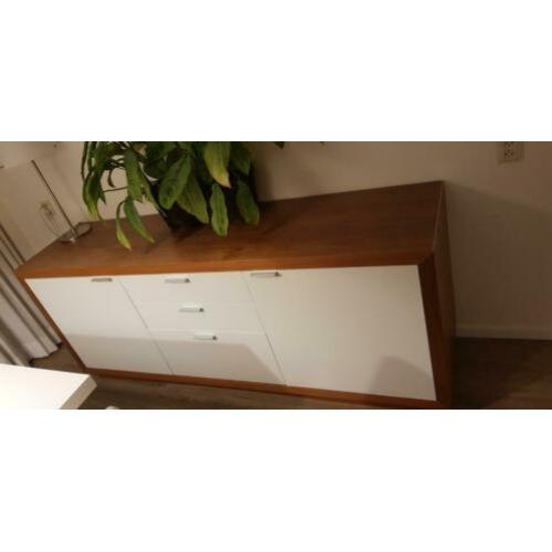 Dressoir te koop.
