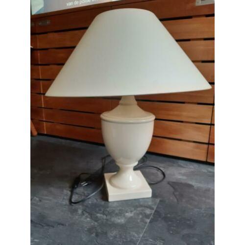 Mooie grote ivoor witte / creme tafellamp lamp kap OPHALEN!
