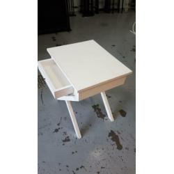 Wit houten nachtkastje tafeltje butlertray met la