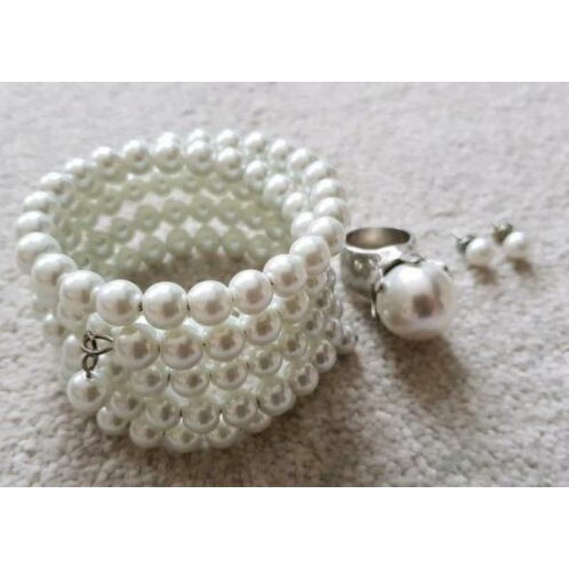 Sieraden setje nepparels armband parel ring oorknopjes mt s