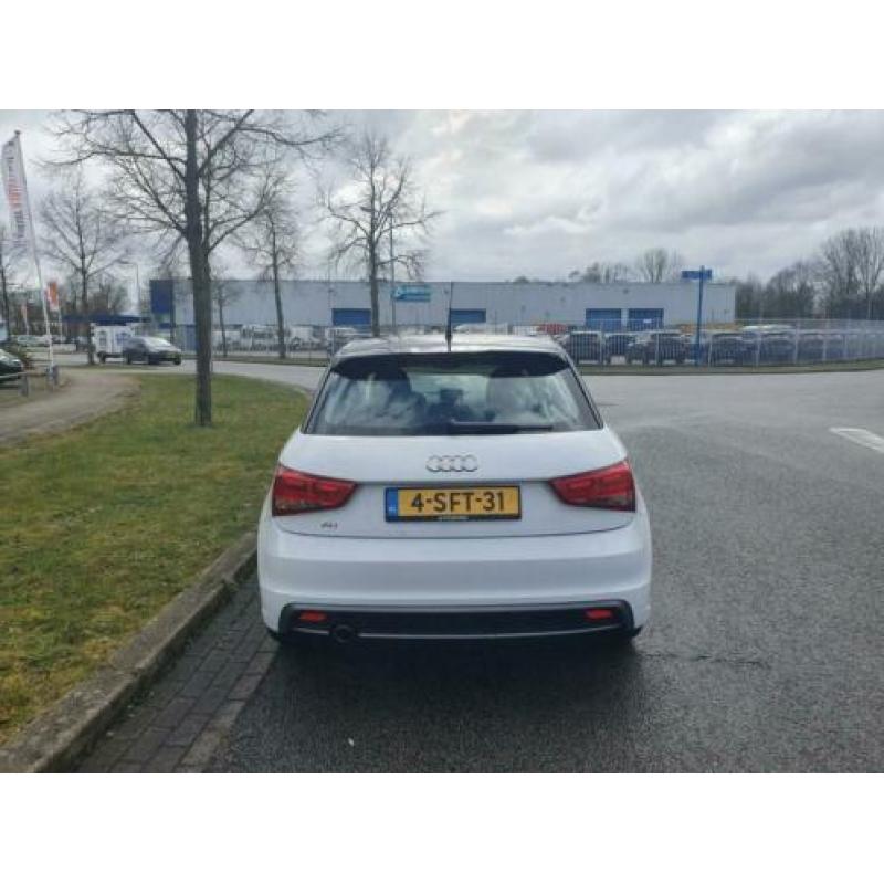 Audi A1 Sportback 1.6 TDI Admired S-LINE Navi enz..Als Nieuw