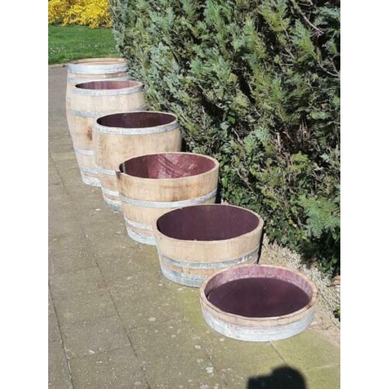 vijvertje vaatje bloembak tafeltje decoratie cave sfeer tuin