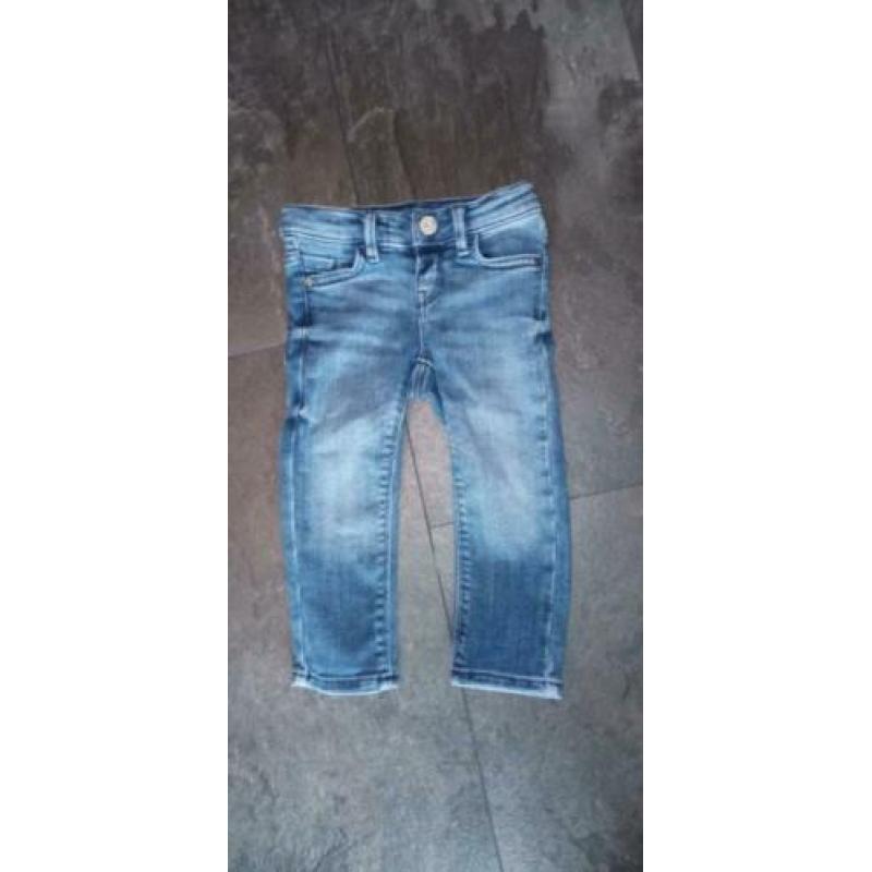 Zgan blauwe spijkerbroek .. Noppies .. Maat 86