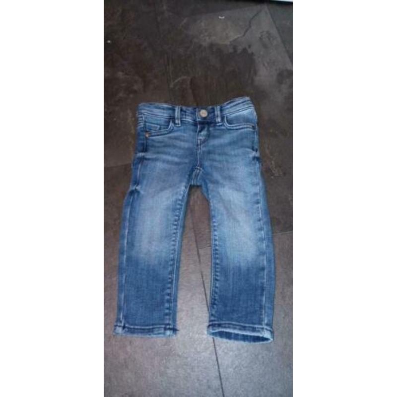 Zgan blauwe spijkerbroek .. Noppies .. Maat 86