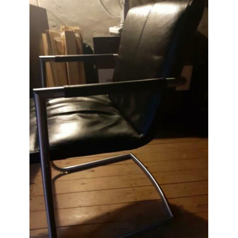 Te koop 6 stuks leren eetkamer stoelen