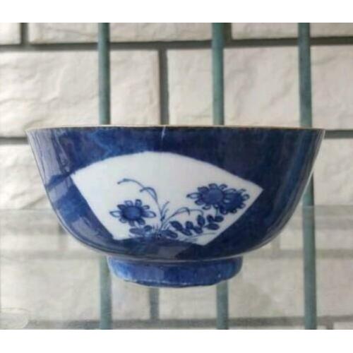 Kangxi powder blue bowl / Chinese - Chinees