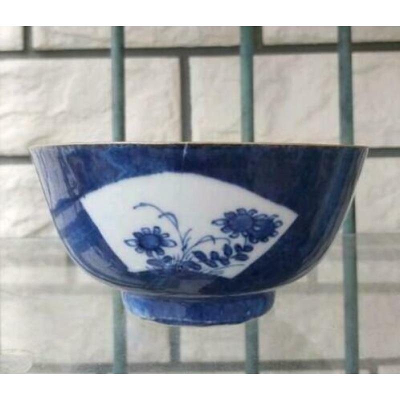 Kangxi powder blue bowl / Chinese - Chinees