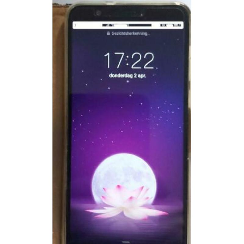 ZGAN Huawei P Smart (Inclusief lader, doosje etc)