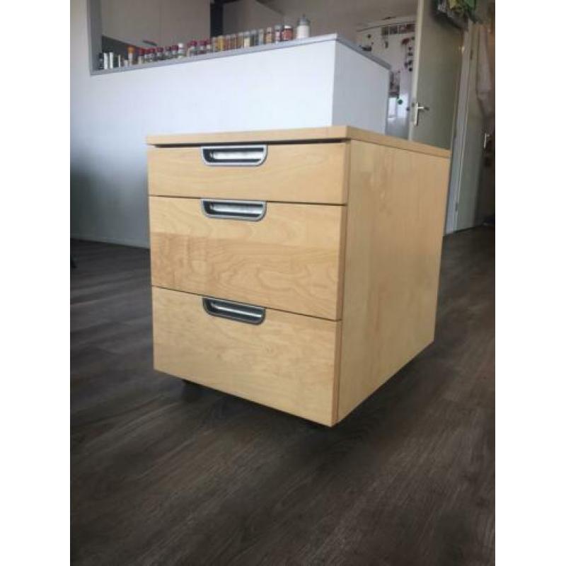 Ladenblok met 3 laden en slot.