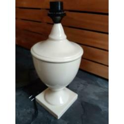 Mooie grote ivoor witte / creme tafellamp lamp kap OPHALEN!