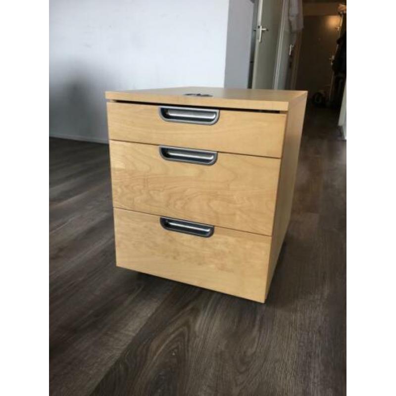 Ladenblok met 3 laden en slot.
